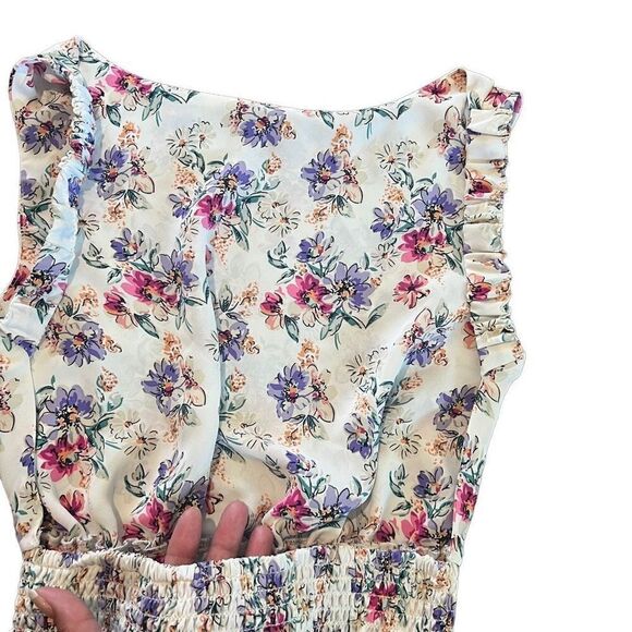 Sky to moon Floral Smocked Cropped Open
Back Blouse size m - Picture 2 of 6